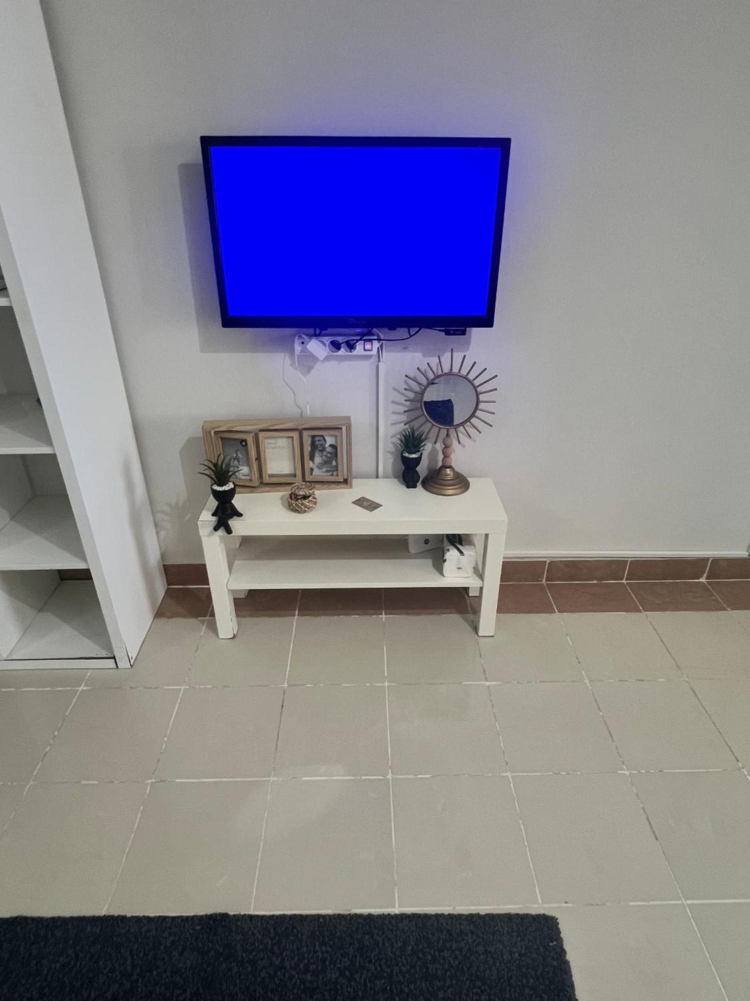 Sea View Apartment *